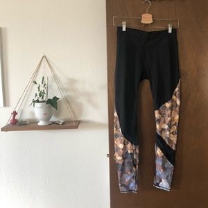 🥳 3 for $20 🥳 Athleta Bokeh Mesh Panel Leggings